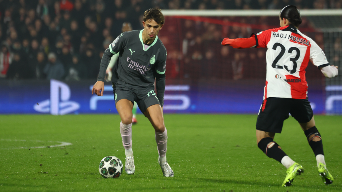 Feyenord aseguró la ventaja por la mínima diferencia (1-0) ante Milan en los Playoffs de la Chamkpions League