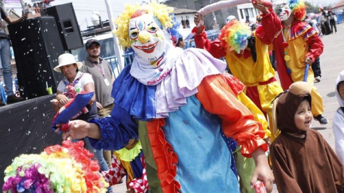 Desfiles y recorridos son parte de la agenda por Carnaval.