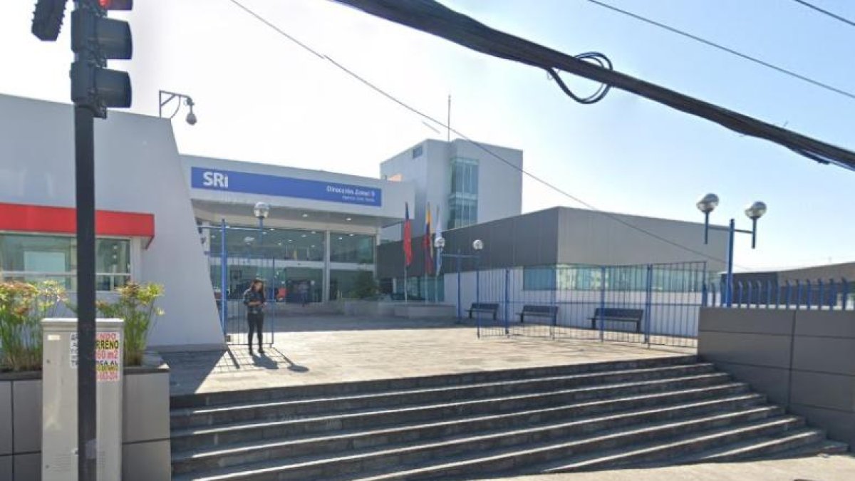 Los delincuentes habrían entrado por la parte posterior del SRI y vulneraron las cámaras de seguridad