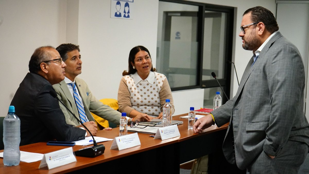 La comisión calificadora recibió una carta de Cordero, en donde la candidata se excusaba de rendir la prueba oral.