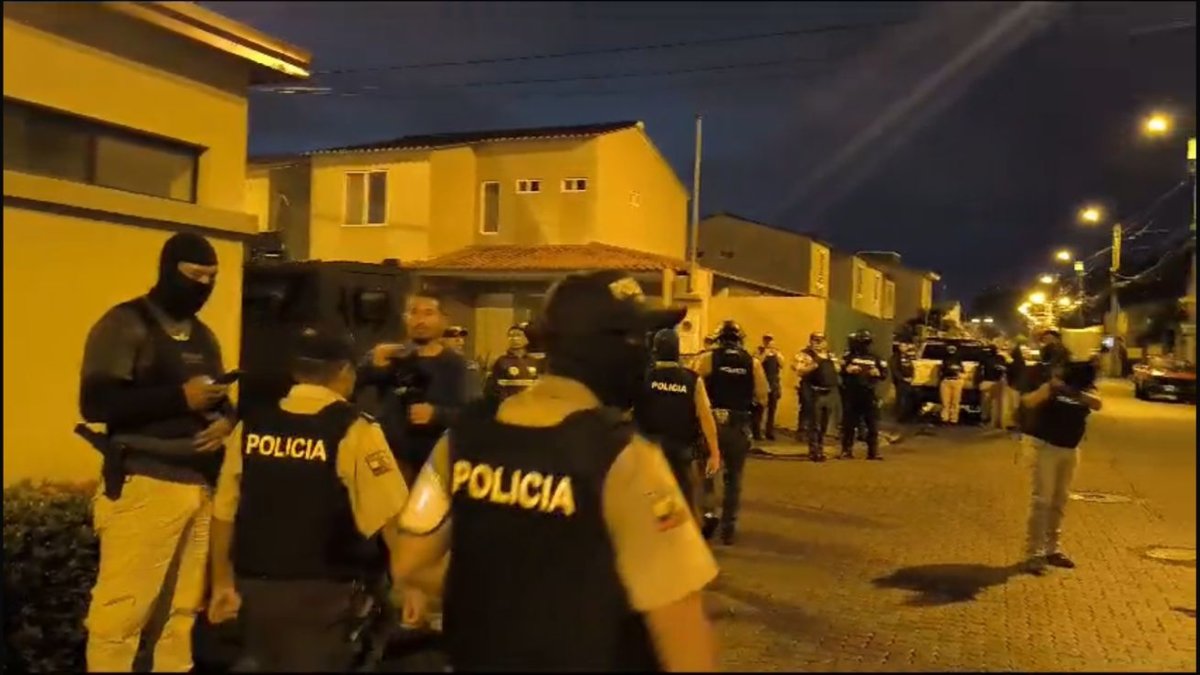 La Policía Nacional intervino en una ciudadela de La Aurora.