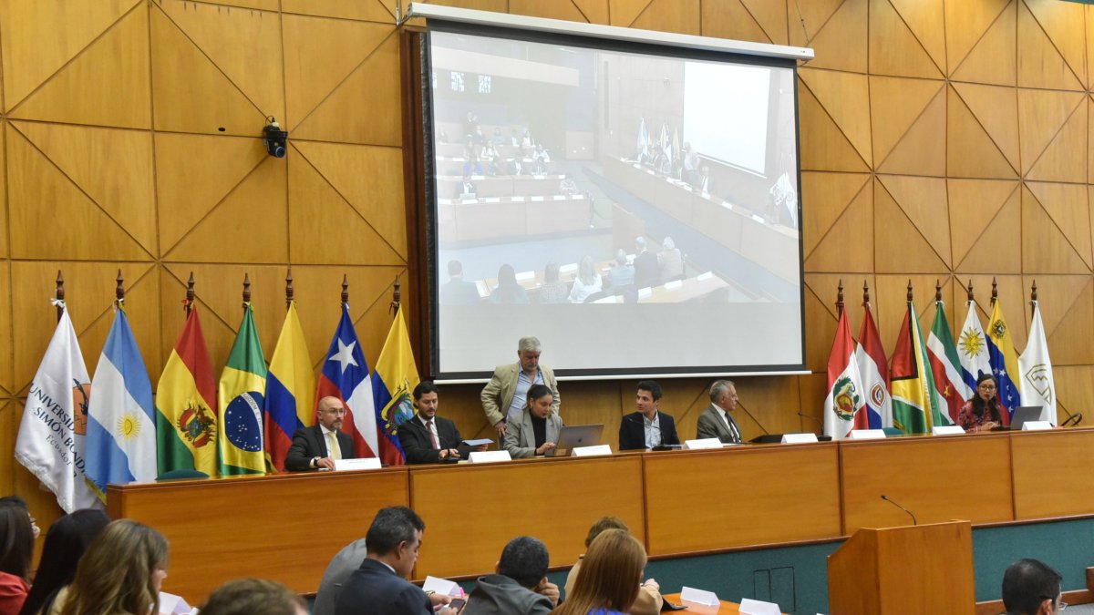 La situación de la seguridad en Quito se discutió en un foro al cual asistieron el concejal Wilson Merino, Paco Moncayo, exalcalde de Quito y expertos en seguridad
