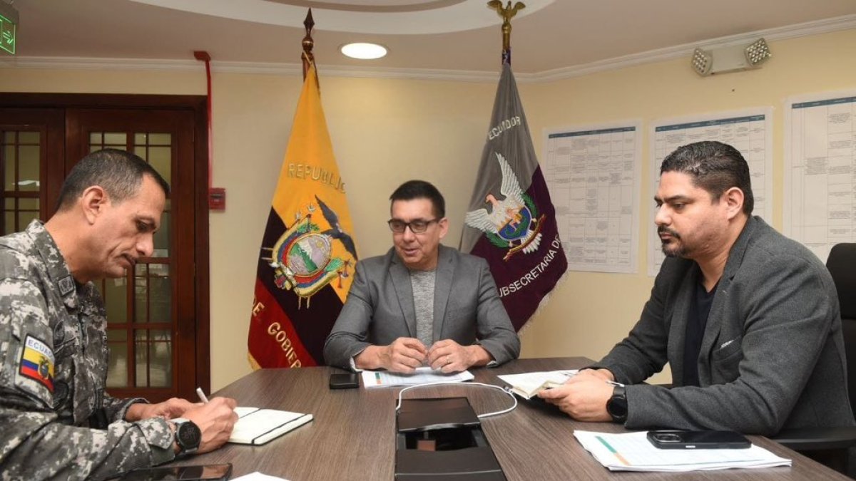 Buenaño asumió el cargo el 15 de febrero de 2025; duró seis días al mando.