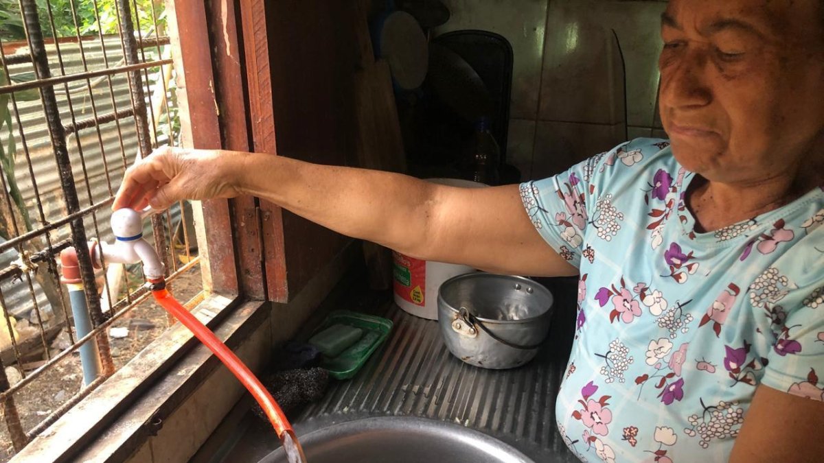 Reclamo. Moradores de la ciudadela 4 de mayo denuncian el problema.