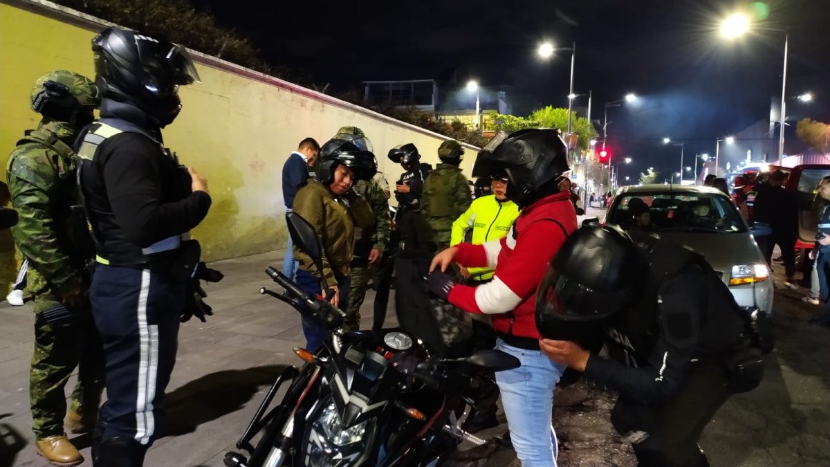 Un hombre fue asesinado en la calle conocida como la 'J' con varios disparos.