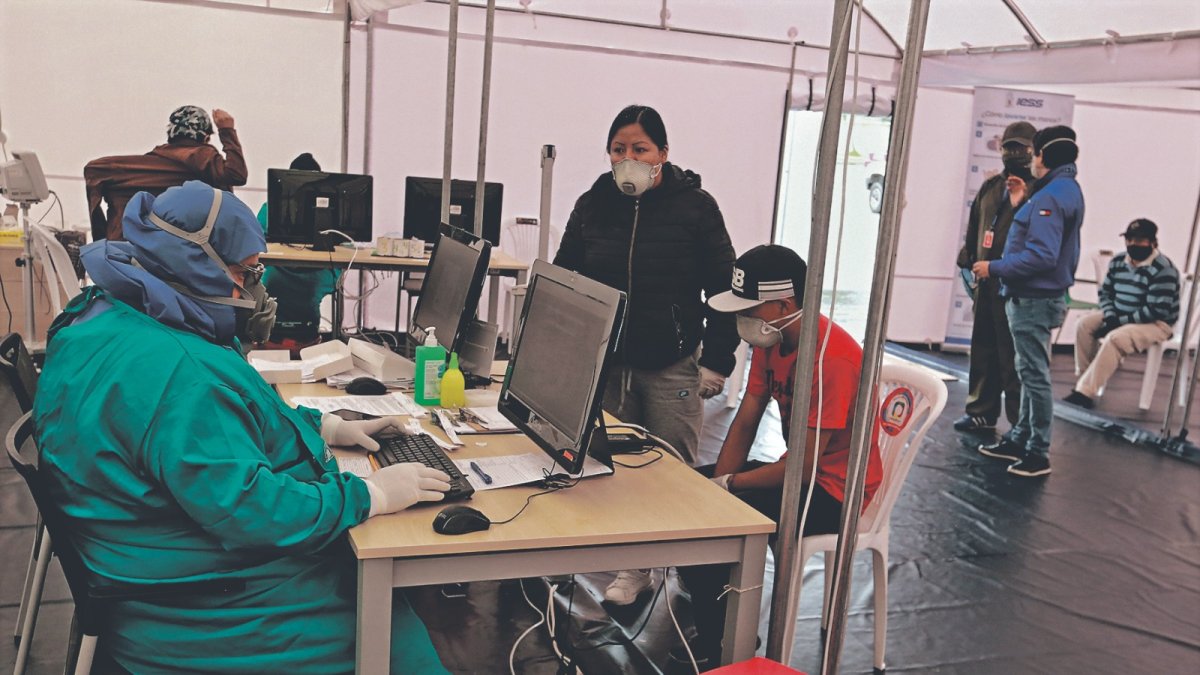 Para expertos en salud pública, Ecuador no estaría listo para hacer frente a otra pandemia, debido a que el país no goza de una política pública en salud.