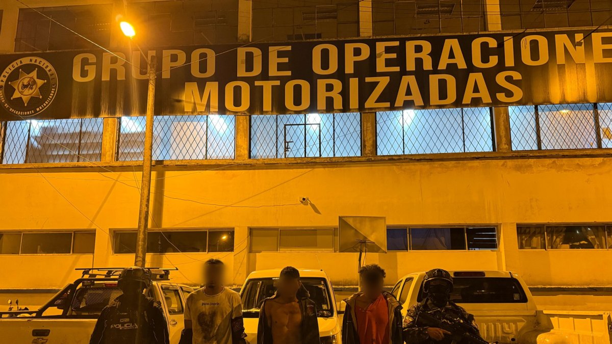 Tres hombres fueron detenidos en La Roldós la noche del 22 de febrero del 2025.
