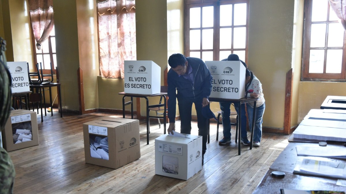 Elecciones. En la primera vuelta 2025, la polarización correísmo y anticorreísmo marcó un inédito resultado.