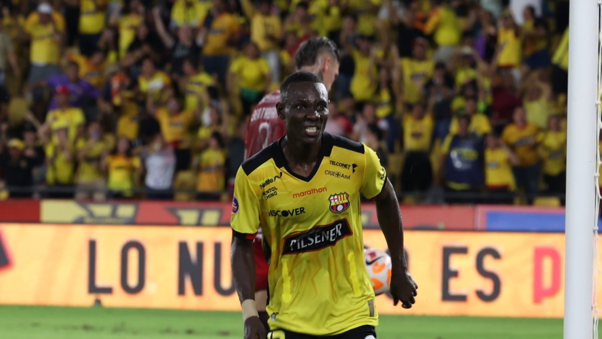 Janner Corozo, delantero del Ídolo.