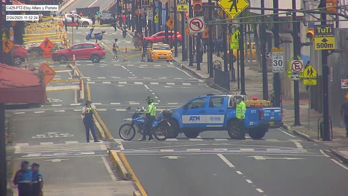 Producto de la alerta la calle Eloy Alfaro se mantuvo cerrada