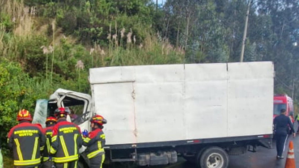 Un choque múltiple entre dos camiones y un automóvil liviano se produjo la tarde de este lunes 24 de febrero