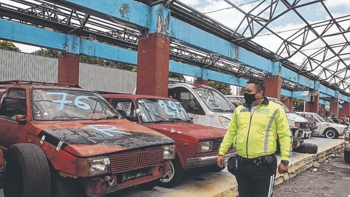 En Quito existen 10 centros de retención de vehículos.