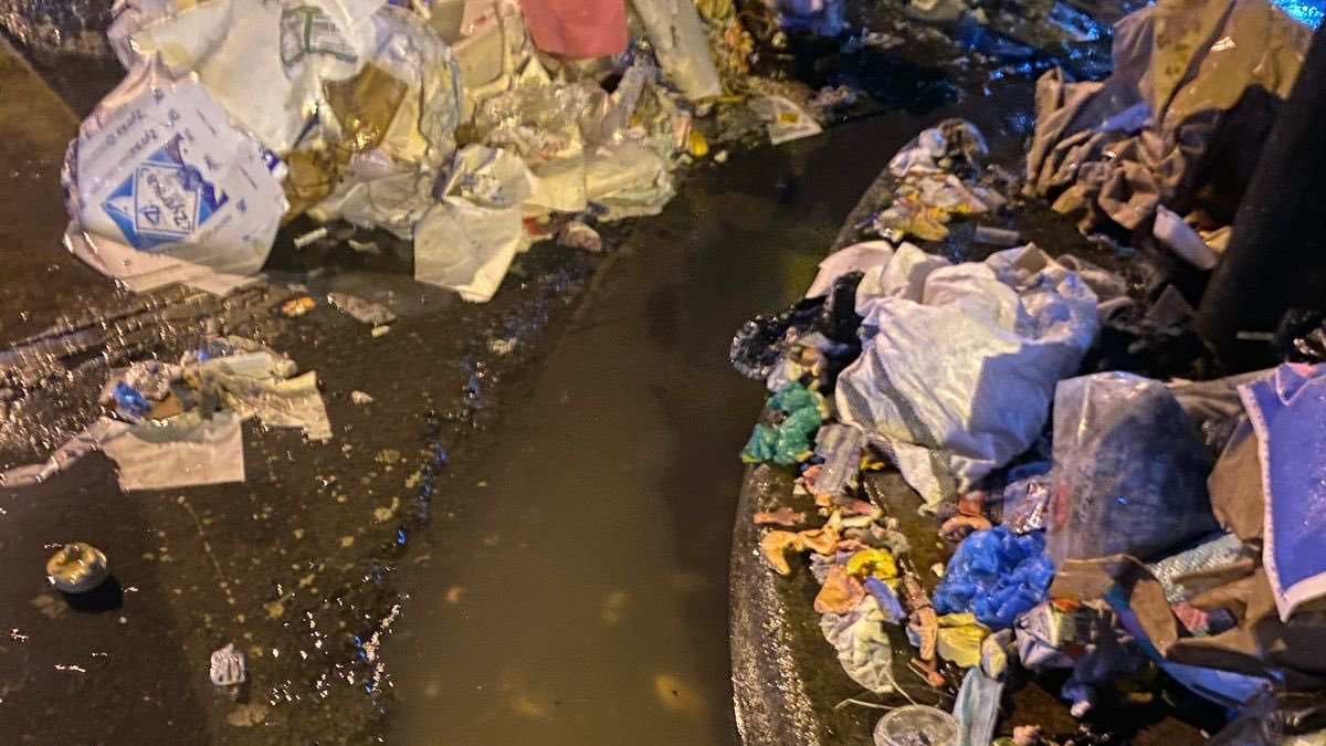 Problema. La mala disposición de desechos ocurre en muchos sectores de Guayaquil.