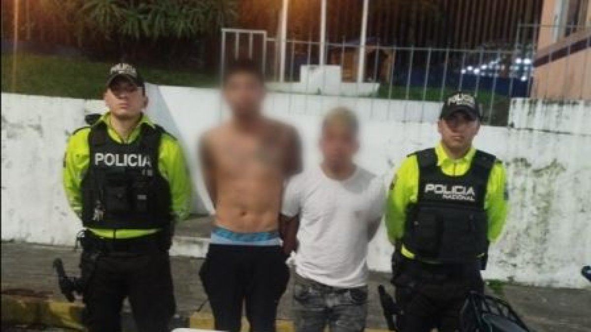 La policía capturó a dos ciudadanos por el delito de robo en el sector de La Jipijapa