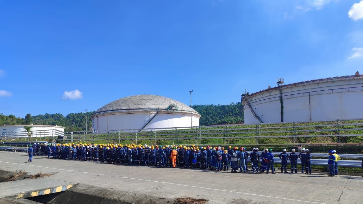 Petroecuador mantiene contratos colectivos que serán revisados por el Ministerio de Trabajo.