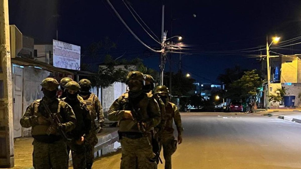 Las Fuerzas Armadas junto a la Policía conforman el Bloque de Seguridad, un frente que activó Daniel Noboa para combatir a organizaciones narcoterroristas.