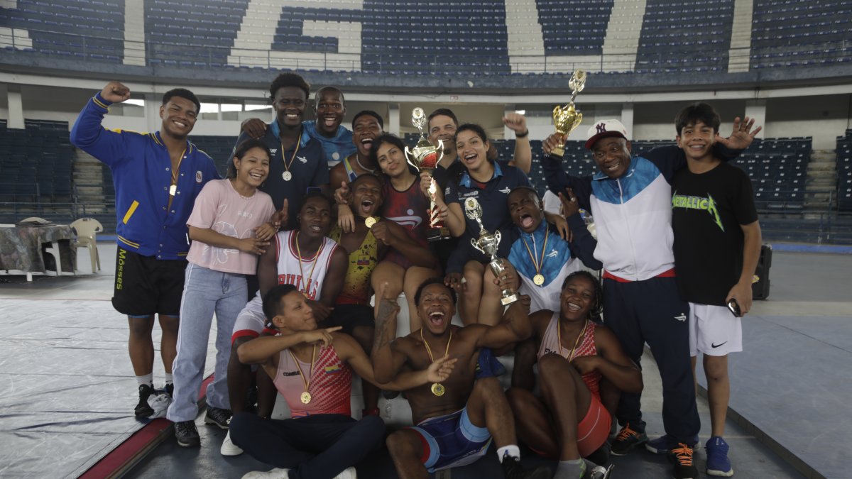 Parte de la delegación provincial de Guayas que se quedó con el título nacional sub-23.