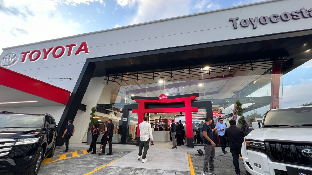 El nuevo concesionario Toyota en Samborondón, el más grande de la región, resalta por su diseño ecológico y enfoque en la sostenibilidad.