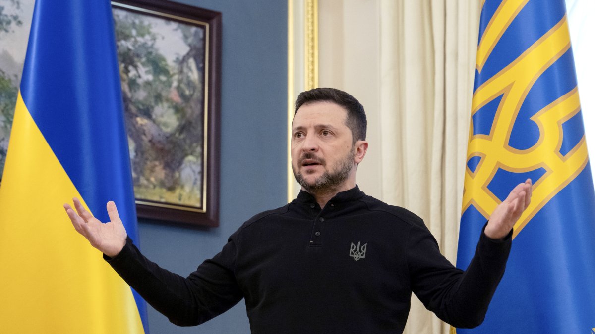 Ucrania. El presidente ucraniano Volodymyr Zelensky asiste a una conferencia de prensa en Kiev, Ucrania, el 26 de febrero de 2025.