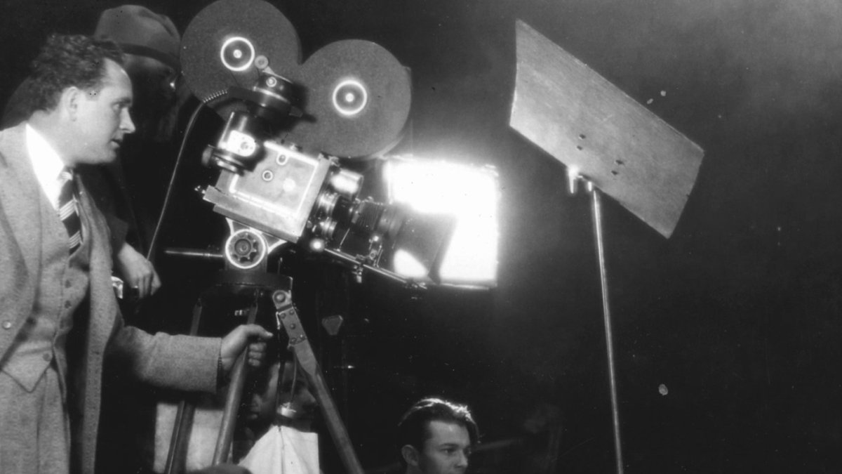 Frank Borzage empezó a trabajar en 1916 como director de cine mudo.