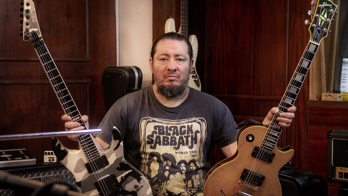 Carlos Sánchez es el percusionista que grabó las congas para 'Nativos'.