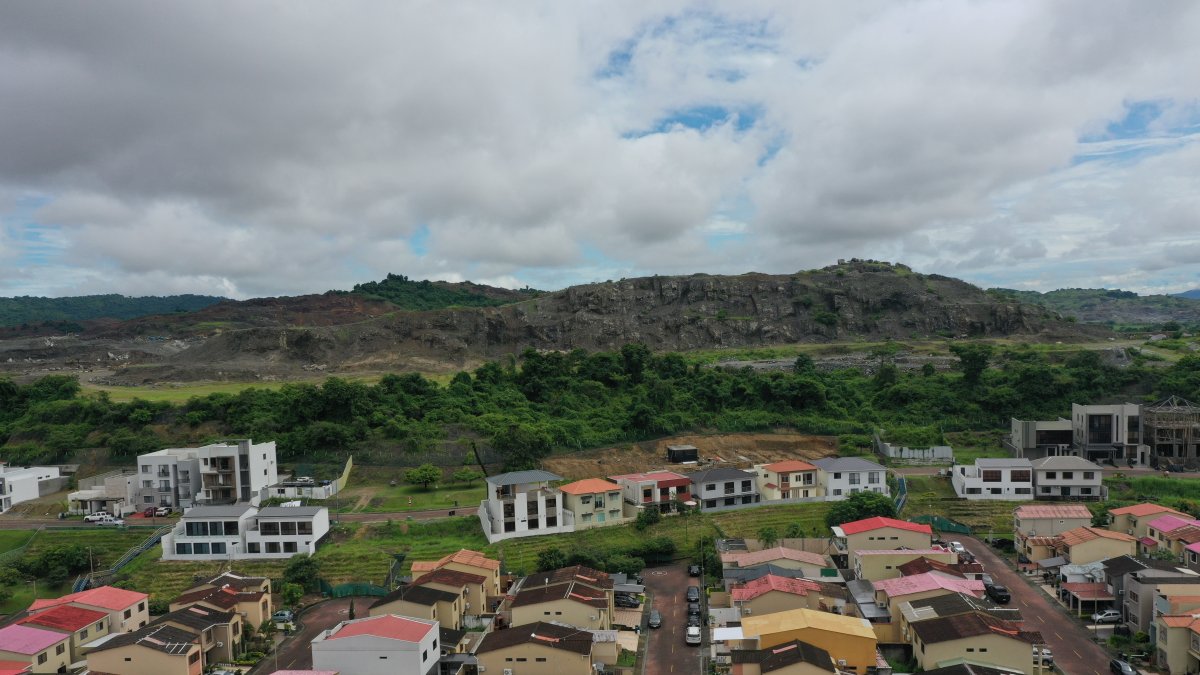 Los habitantes piden obras que involucren la exploración del cerro.