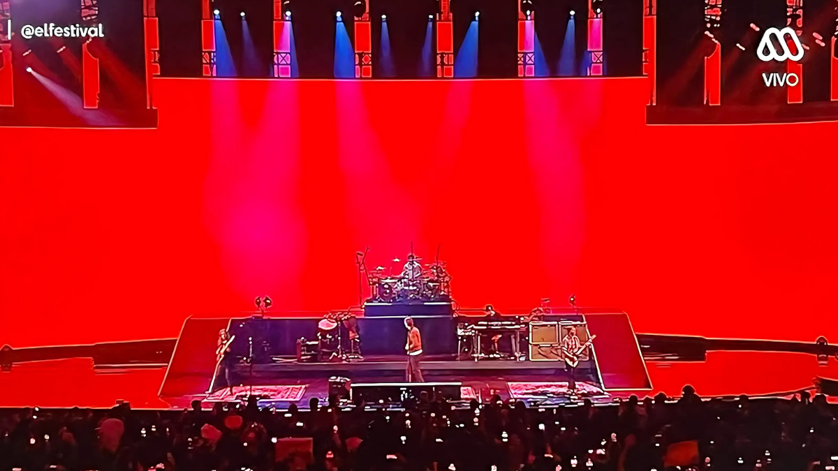 El show es una mezcla de nostalgia y lo mejor de sus discos más recientes.