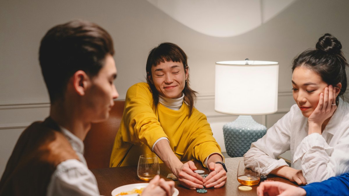 Las apuestas pueden parecer una forma rápida de ganar dinero, pero en realidad, son una actividad arriesgada que puede tener consecuencias negativas en tu vida.