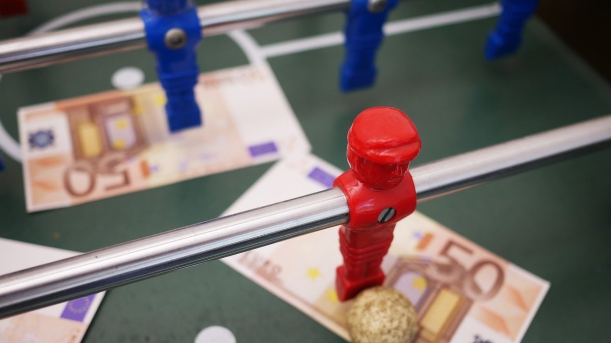 Con el auge de las apuestas online, los aficionados ahora pueden apoyar a sus equipos y atletas de nuevas formas, disfrutando de ventajas frente a las casas de apuestas tradicionales.