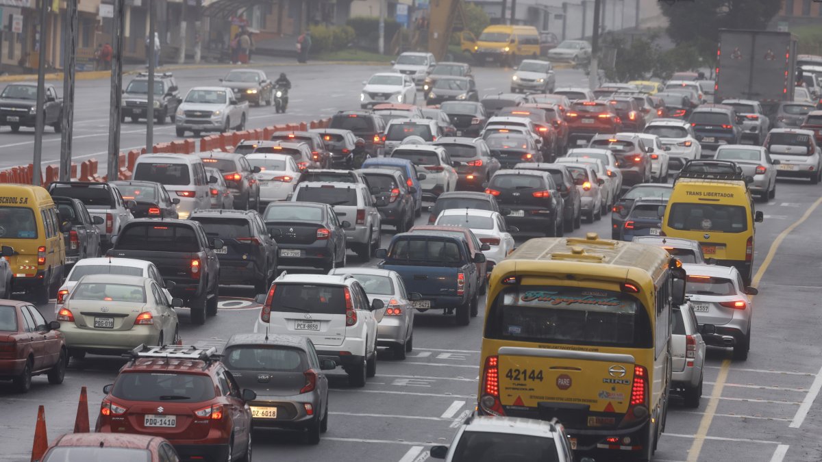 La medida se lleva a cabo para reducir la congestión vehicular en la capital.
