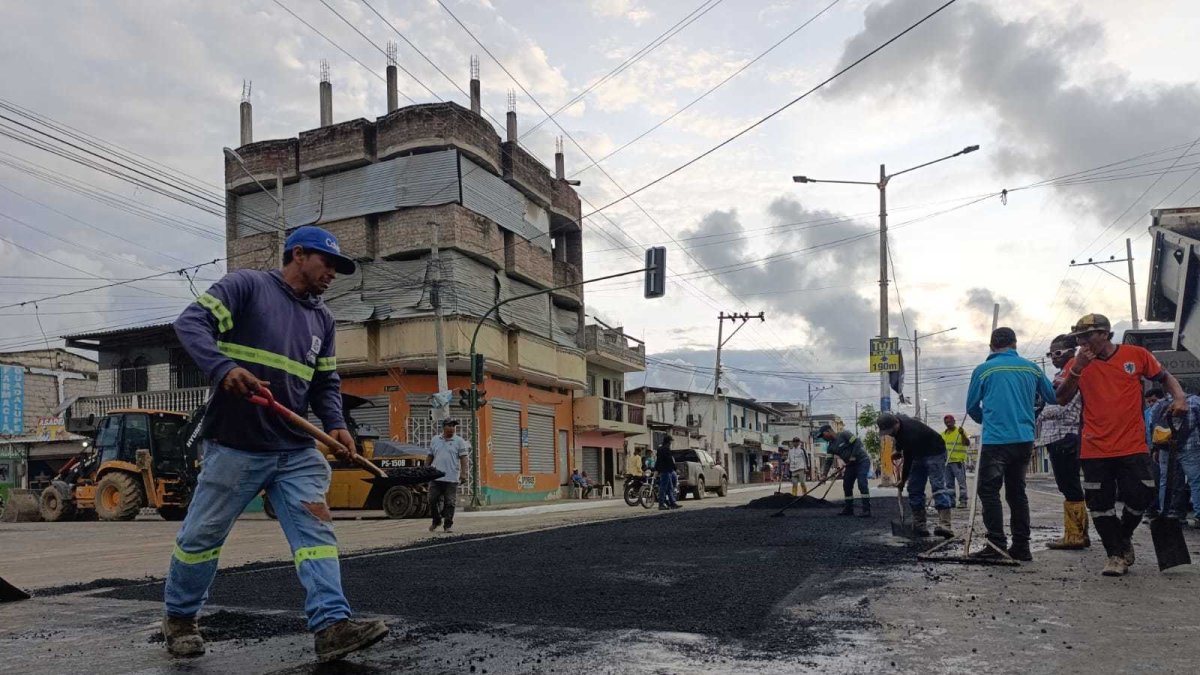 Calle Sixto Chang es reparada un año después.