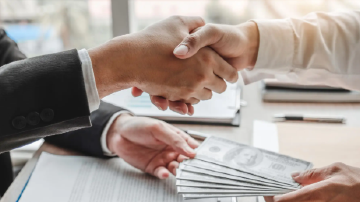 El buró de crédito es revisado a la hora de dar un préstamo, desde las entidades bancarias.