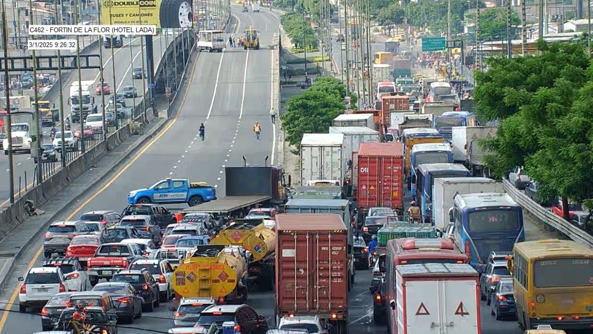 La vía se mantuvo cerrada en las primeras horas de la mañana