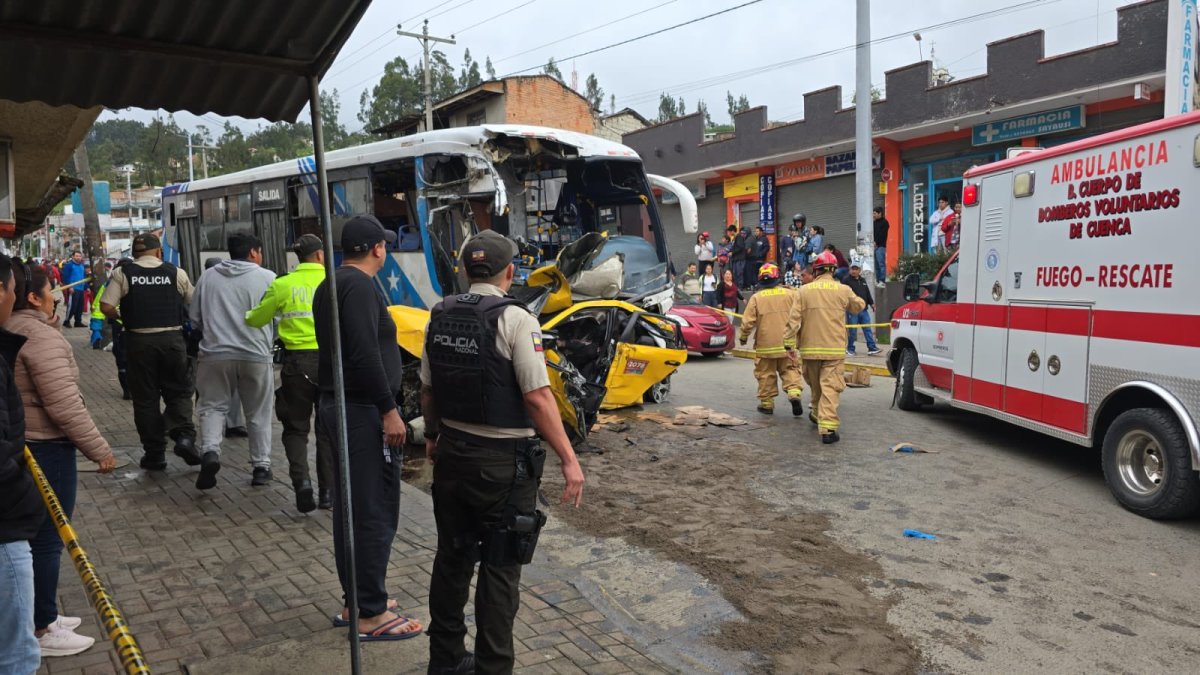 Un bus de la cooperativa Pascuales ocasionó el accidente en Cuenca