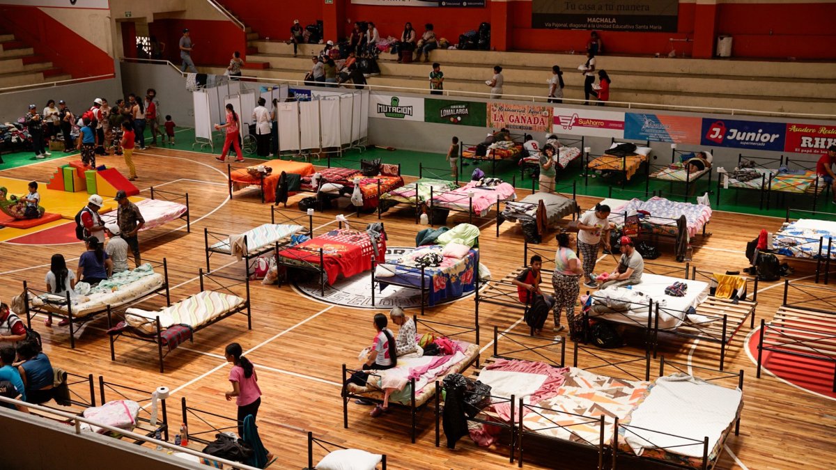 En Piñas se instaló un centro de acogida para los afectados por el aluvión.