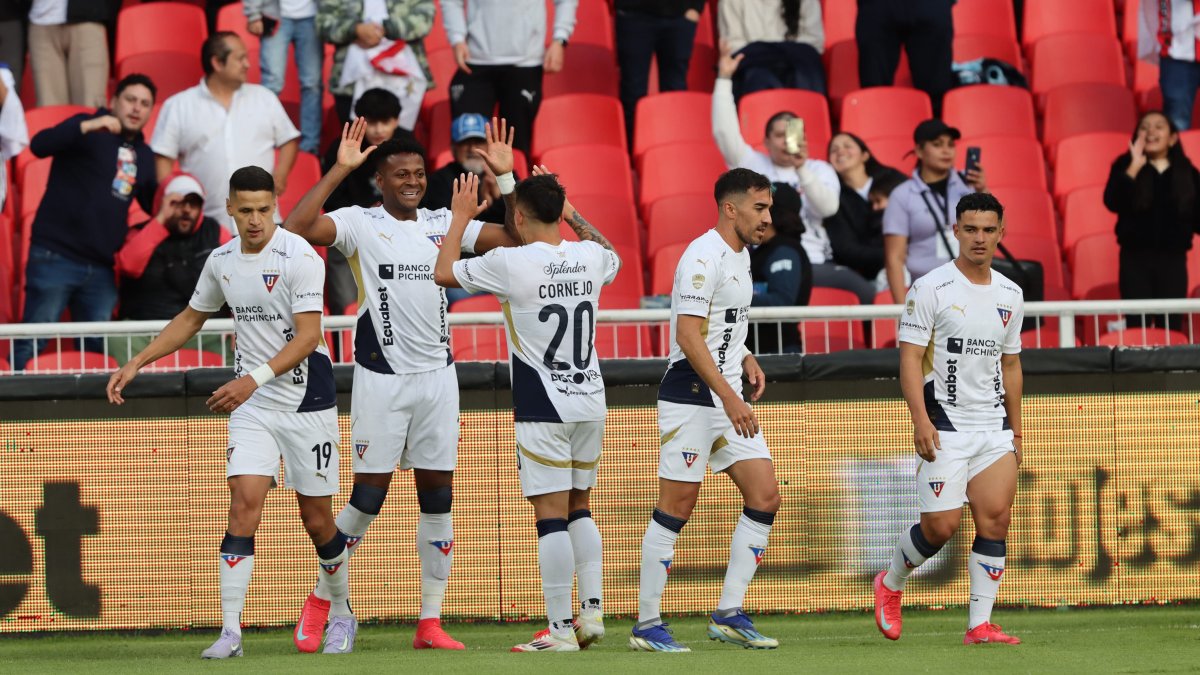 Michael Estrada hizo el primer gol ante Orense.