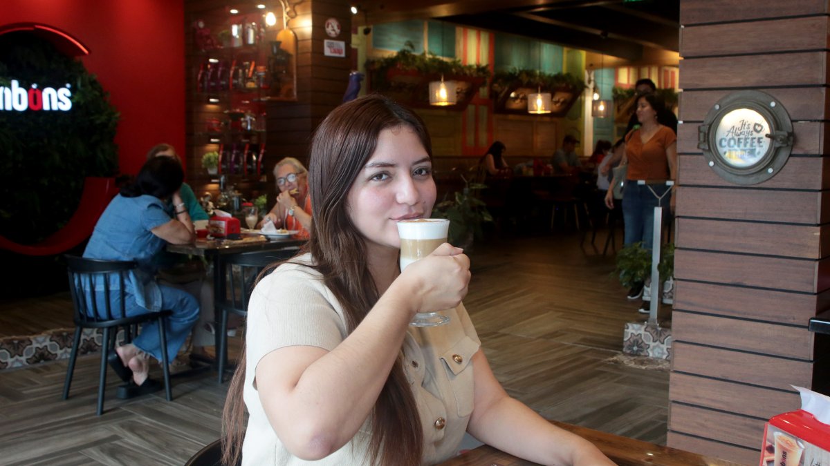 El precio en aumento del café a nivel global, amenaza a las cafeterías de Ecuador que resisten el panorama.