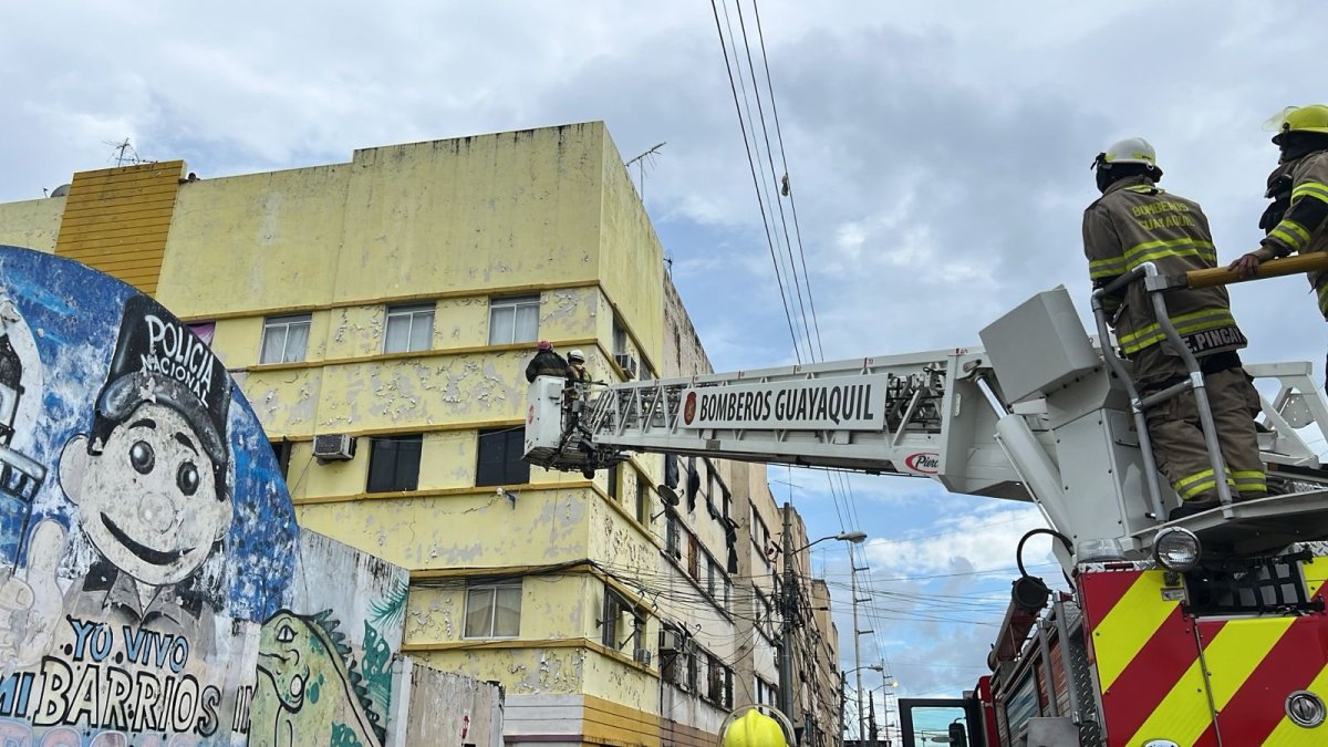 El Cuerpo de Bomberos de Guayaquil dio a conocer el hecho.