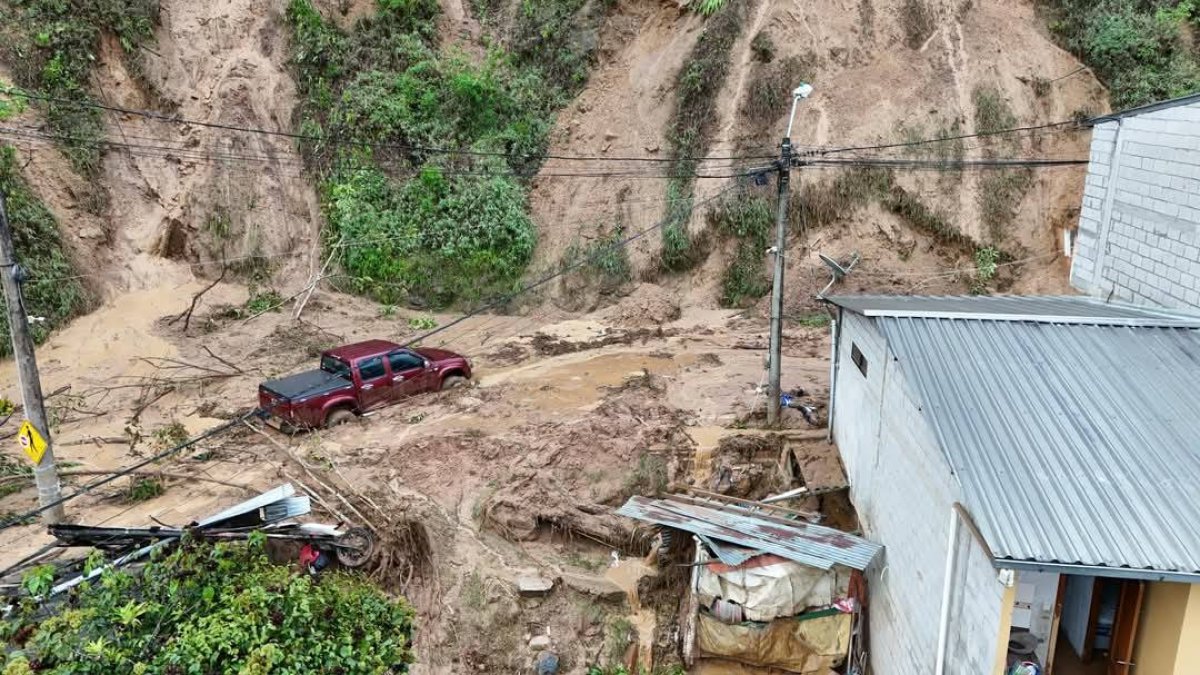 El aluvión en Piñas ocurrió el 28 de febrero de 2025, debido a torrenciales lluvias que azotaron la región entre el 27 y 28 de febrero.