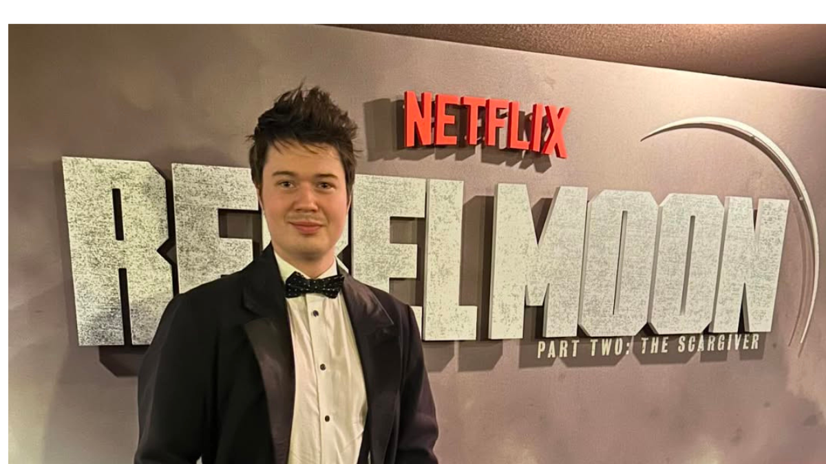 Alexander Westwood participó en algunos capítulos de la serie Sex Education.