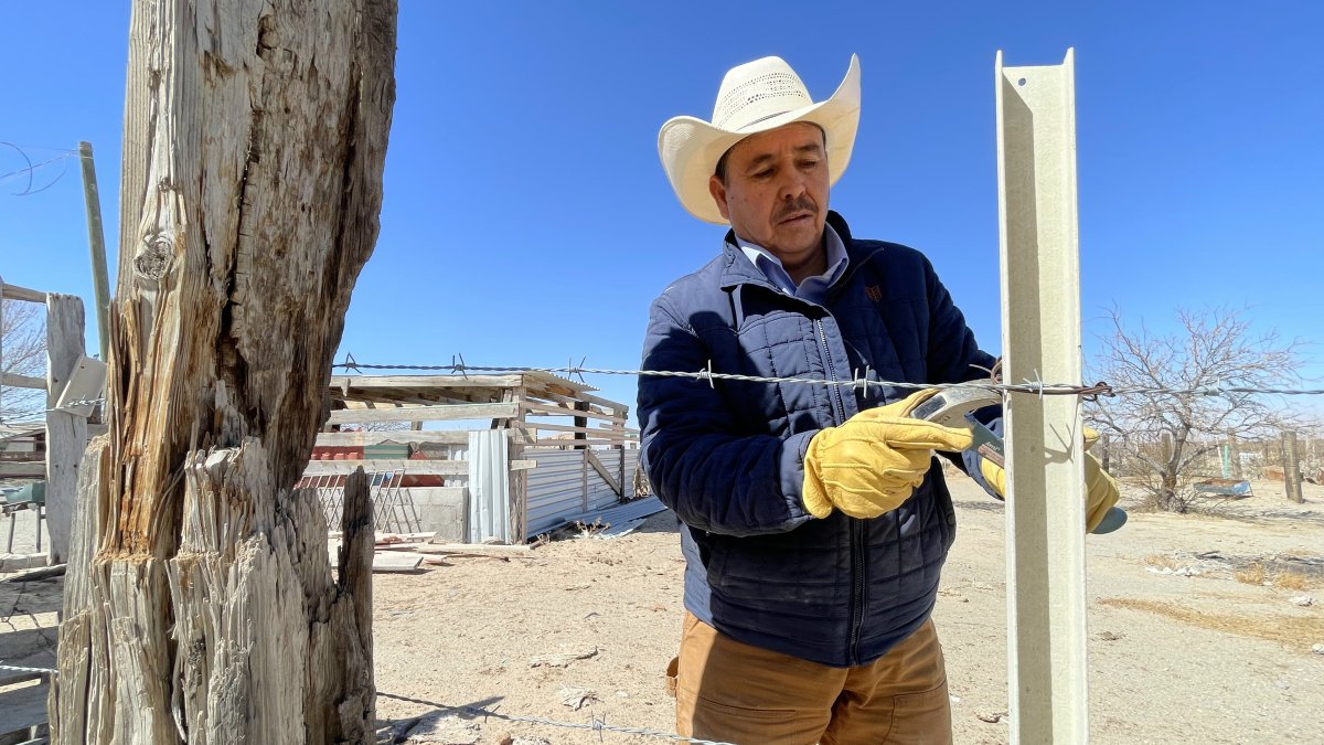 Afectados. El productor agrícola Javier Meléndez explicó cómo la sequía agrava la situación del país.