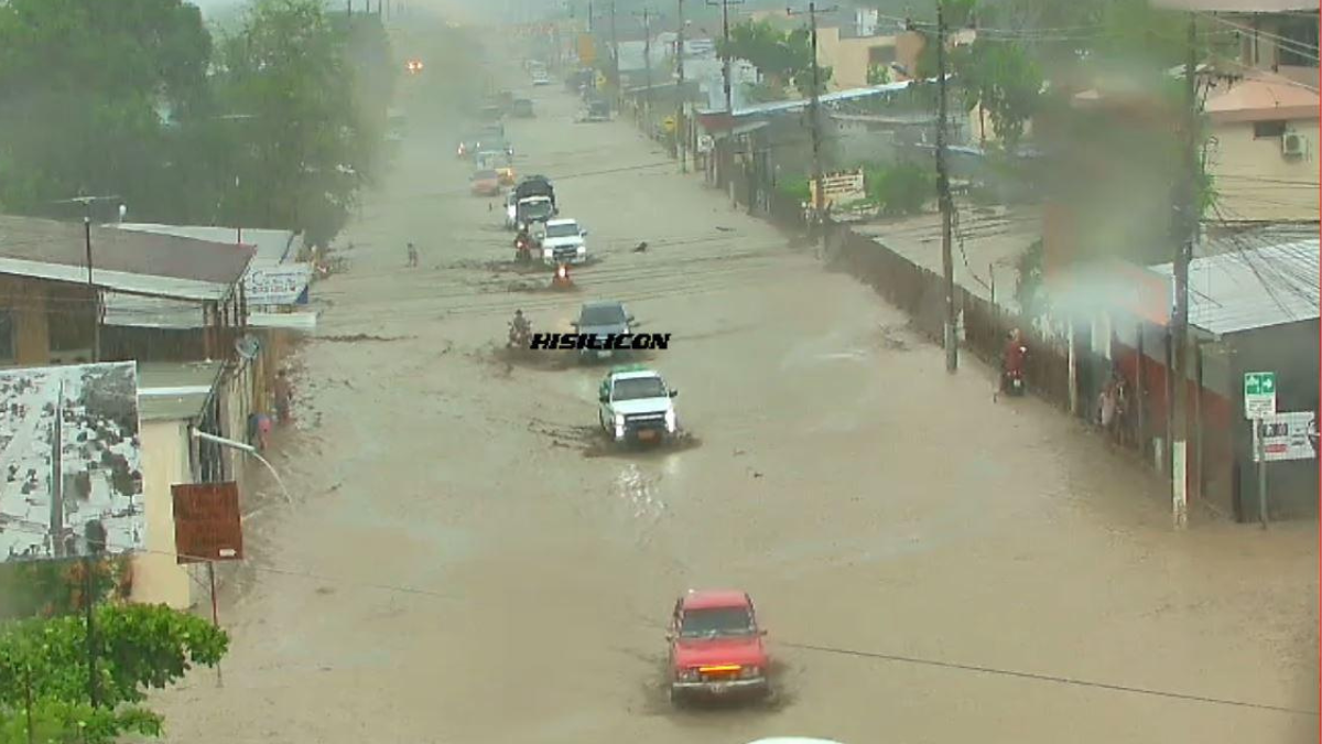 El gobierno y organizaciones locales trabajan juntos para asistir a los afectados por la emergencia en Manabí.