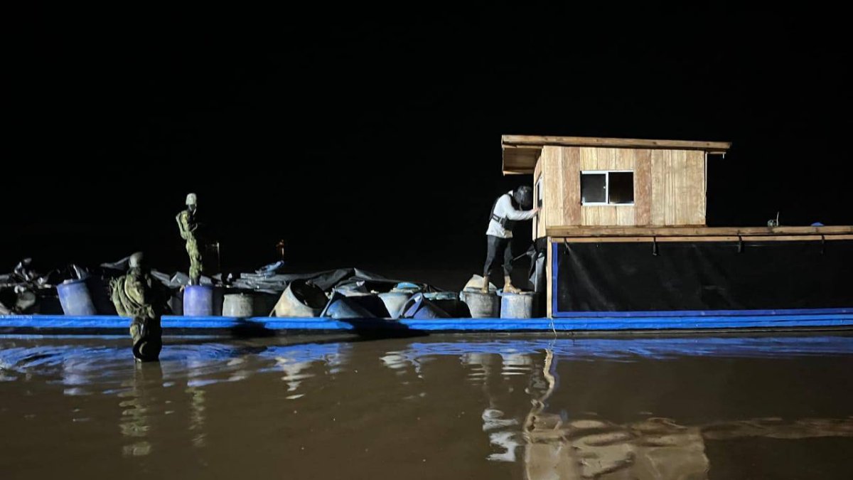 Operativos. El Ejército ecuatoriano decomisó combustible en Puerto El Carmen, Sucumbíos.