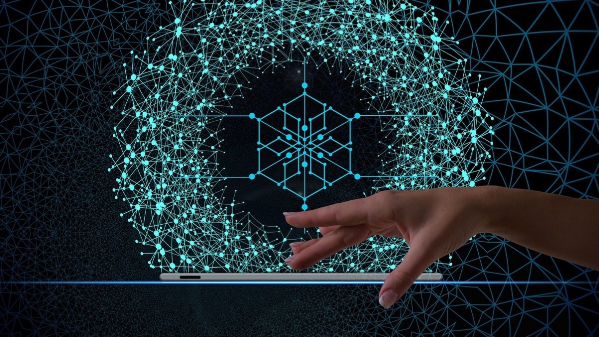 En la campaña electoral aparecieron distintos contenidos que manipularon imágenes de candidatos con Inteligencia Artificial.