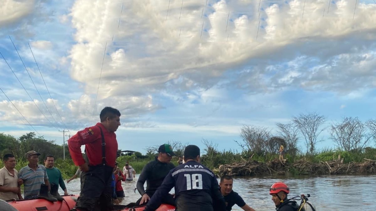 Rescate. Las autoridades indicaron que la labor tuvo mucha dificultad.