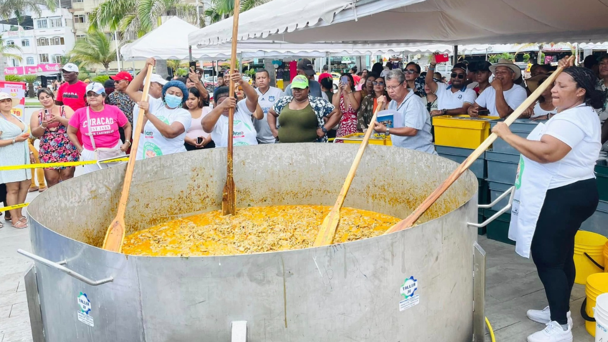El encocado más grande del mundo se preparó en Esmeraldas