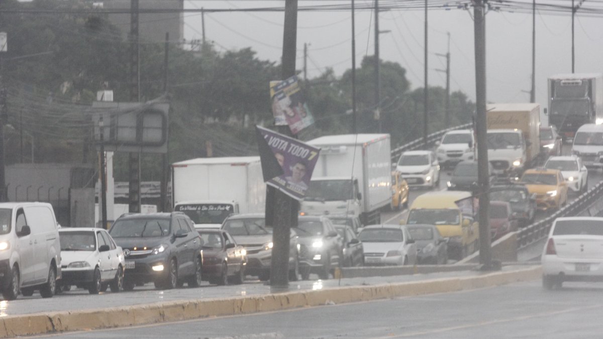 Así permanecen las calles de Guayaquil tras el aguacero registrado este 5 de marzo.