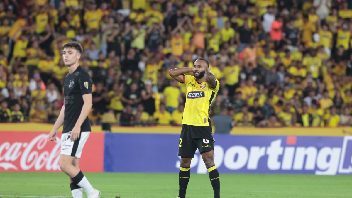 Barcelona SC y Corinthians pelean por clasificar a los grupos de la Copa Libertadores 2025.