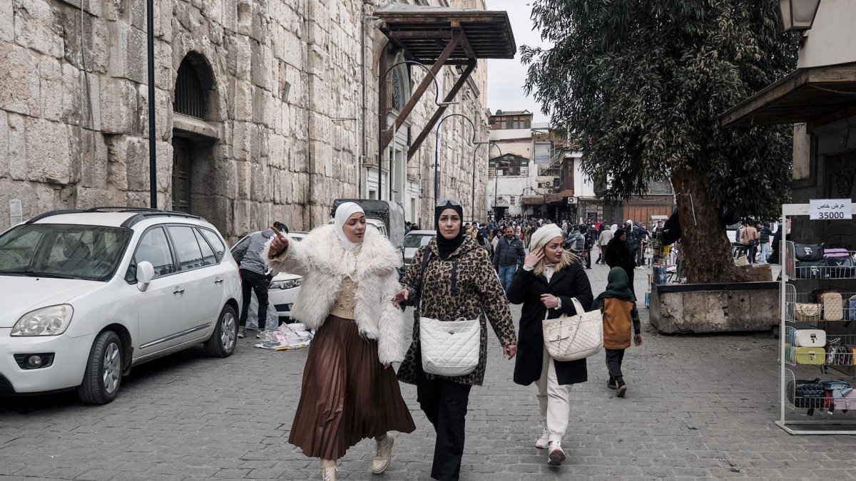 En el suburbio de Guta oriental, en la periferia de Damasco, las mujeres desconocen que el día 8 de marzo es el Día de la Mujer, sus prioridades son otras.
