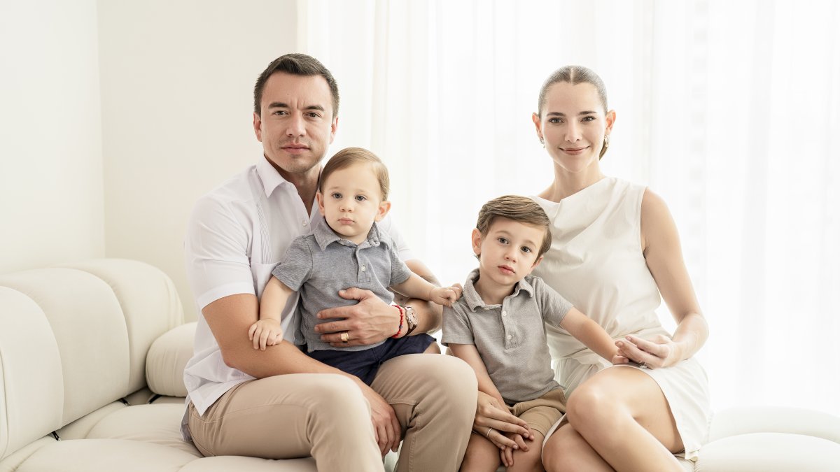 El presidente Daniel Noboa junto a su familia